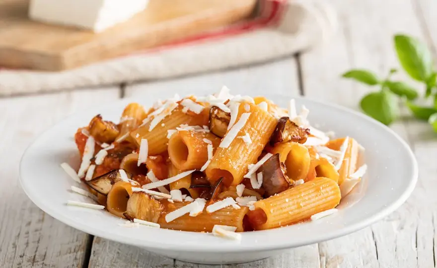 Pasta alla Norma siciliana, la ricetta equilibrata
