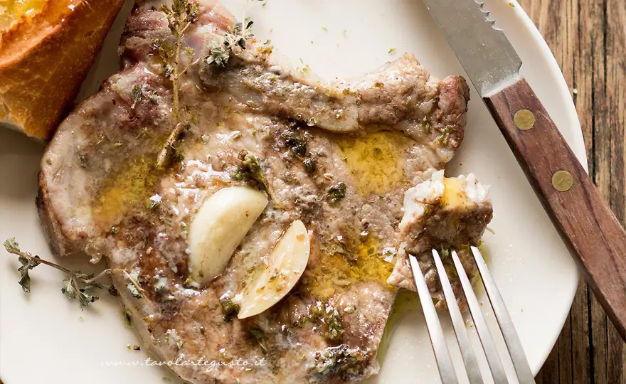 Braciola di maiale tenera e succosa - trucchi e tempi