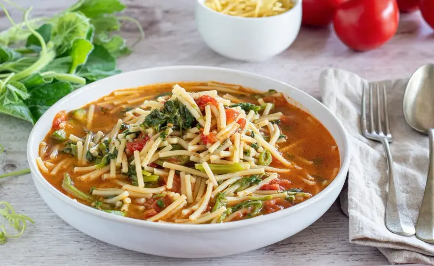 Pasta con i tenerumi, la minestra siciliana estiva