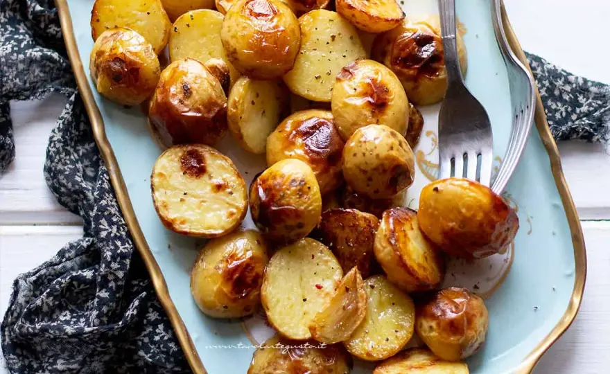 Patate novelle al forno croccanti e morbide - trucchi e tempi
