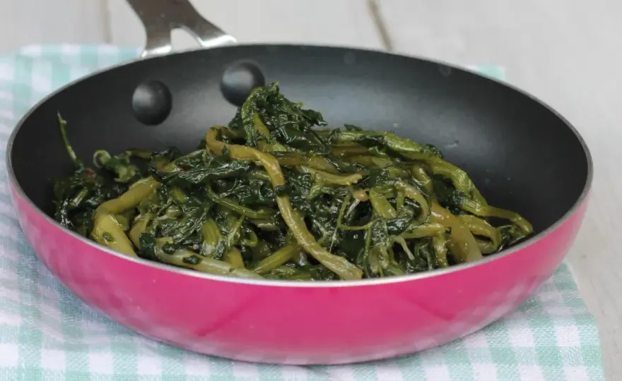 Cicoria in padella, il metodo per non farla amara e acquosa