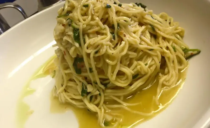 Spaghetti aglio olio e peperoncino cremosi senza panna