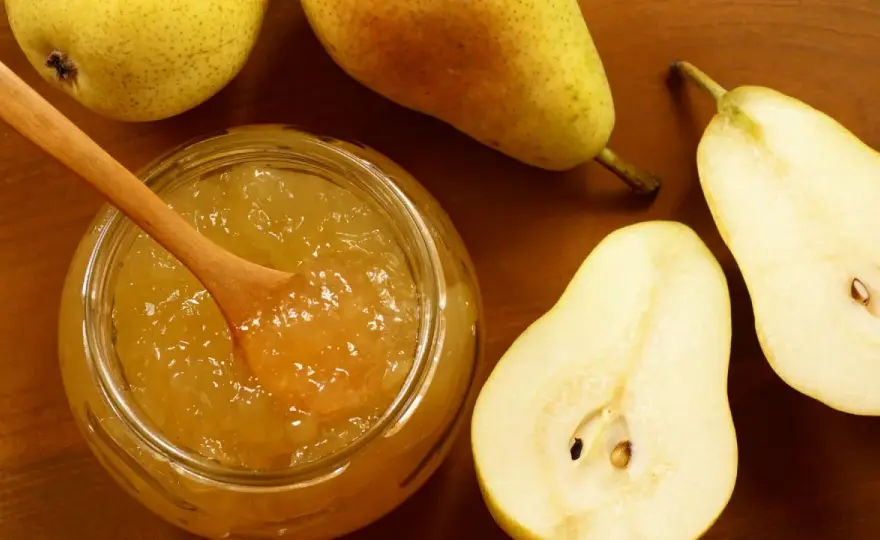 Marmellata di pere fatta in casa, profumata e vellutata