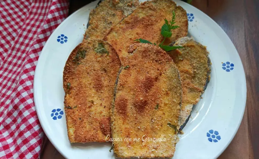 Cotolette di melanzane croccanti - ricetta fritta o al forno