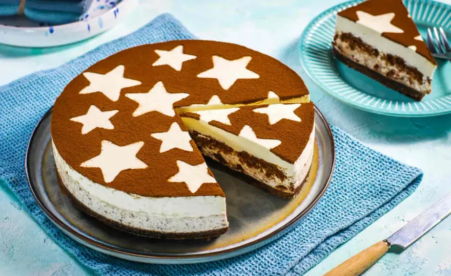 Torta Pan di Stelle fredda, cremosa e facile da tagliare