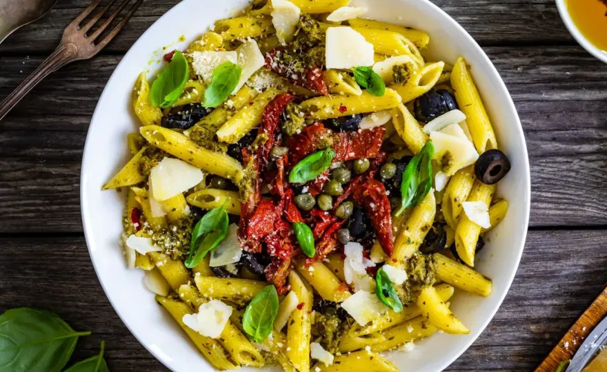 Pesto di pomodori secchi, la ricetta versatile e ben equilibrata