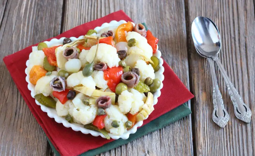 Insalata di rinforzo napoletana, la ricetta della Vigilia